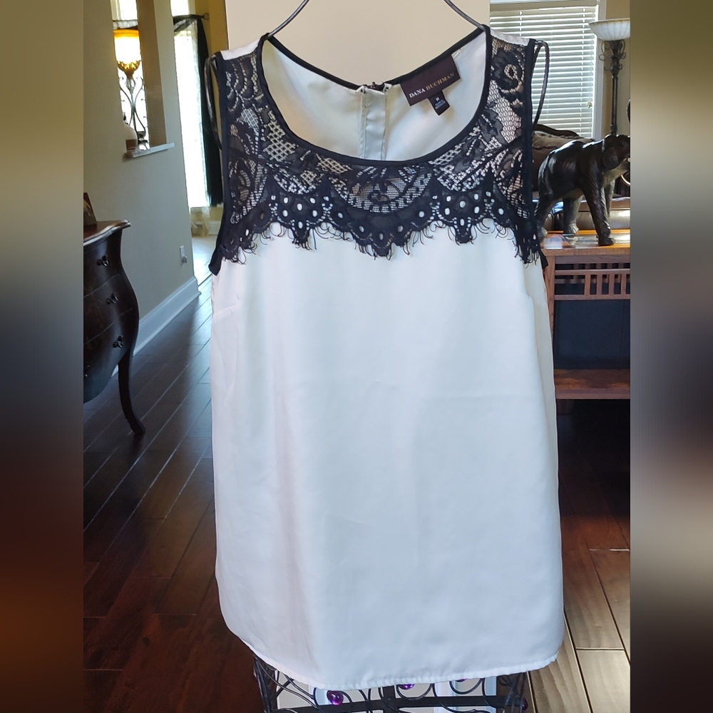 Dana Buchman Cream and Black Top